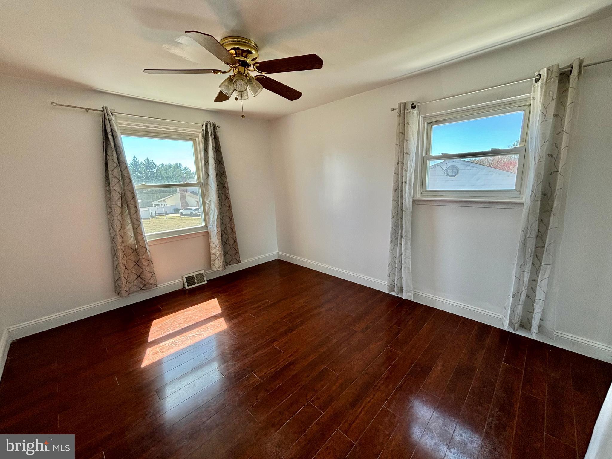 WILLOWBROOK - Residential