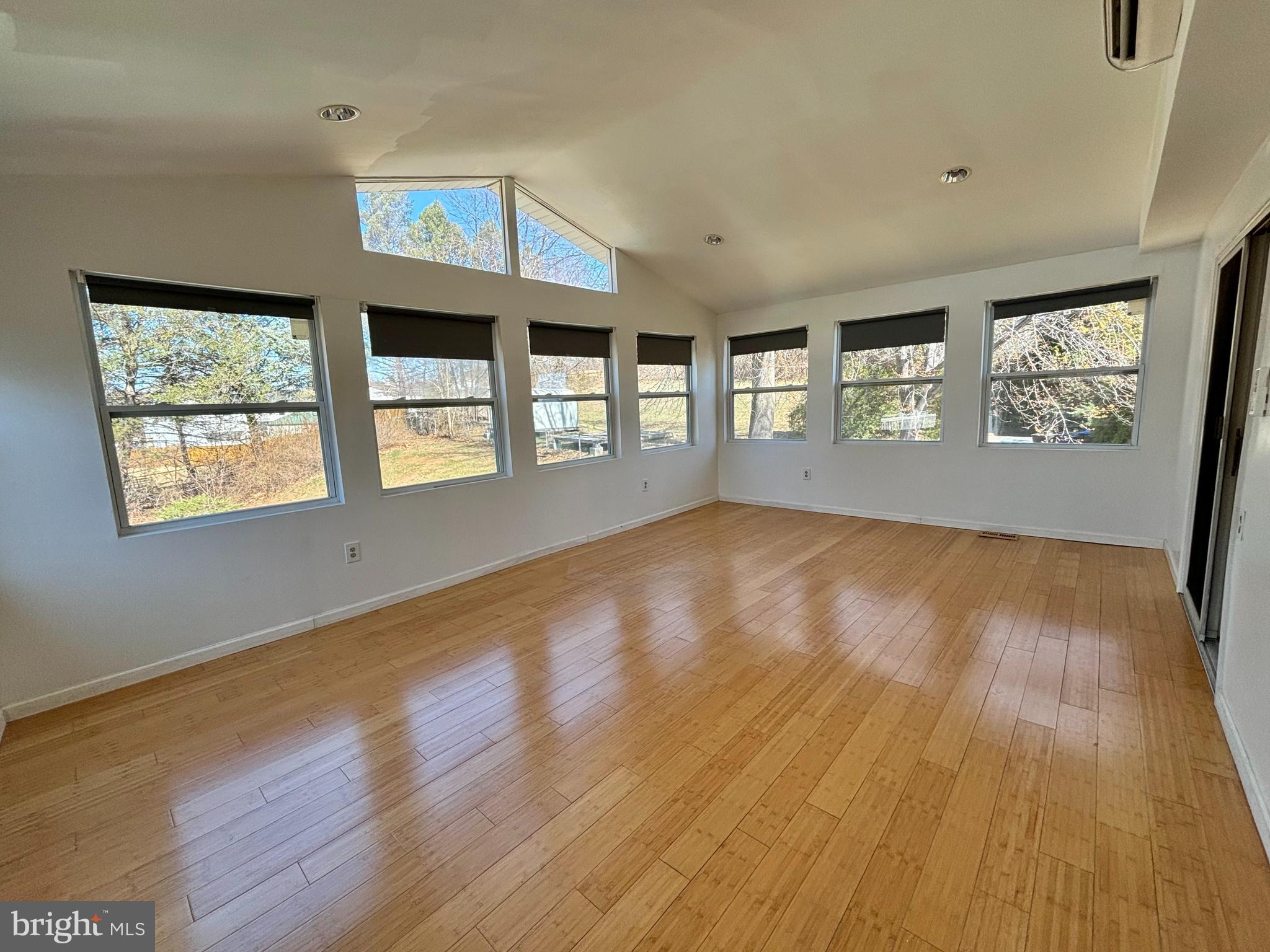 WILLOWBROOK - Residential