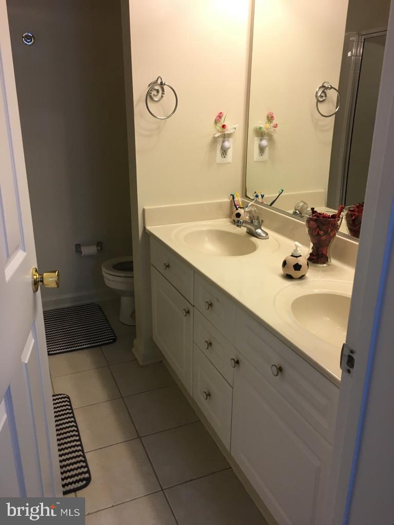 MANORS AT MCNAIR FARMS - Residential Lease