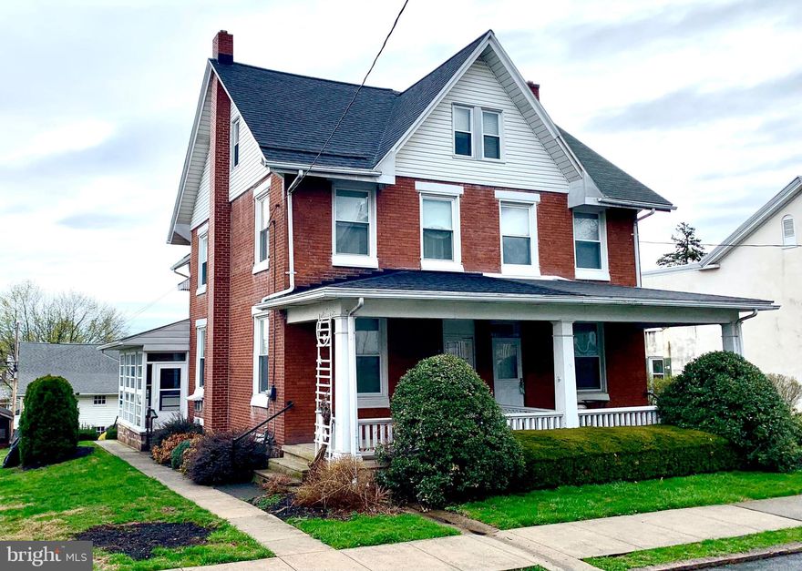 The sale of this property includes 2 parcels. ID# 31-5344-13-04-6761 (317 W 2nd St) and ID# 31-5344-13-04-6797 (315 R W 2nd St) The taxes listed are the combined amount. This property has been impeccably maintained. There is a potential extra bedroom on the 3rd floor. There is a 2 story converted barn at the rear of the property that has 4 car bays, significant additional storage and roughed in plumbing for a full bathroom. It is ideal for a car enthusiast, contractor, or could be rental potential. Property is available for quick possession.