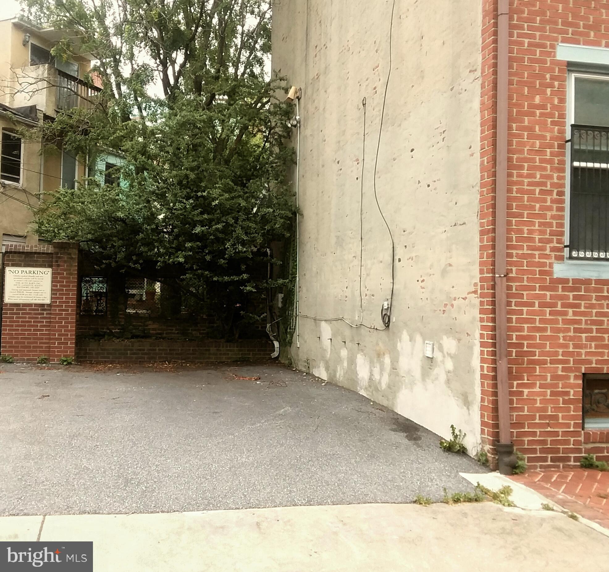 BROMO ARTS DISTRICT - Residential Lease