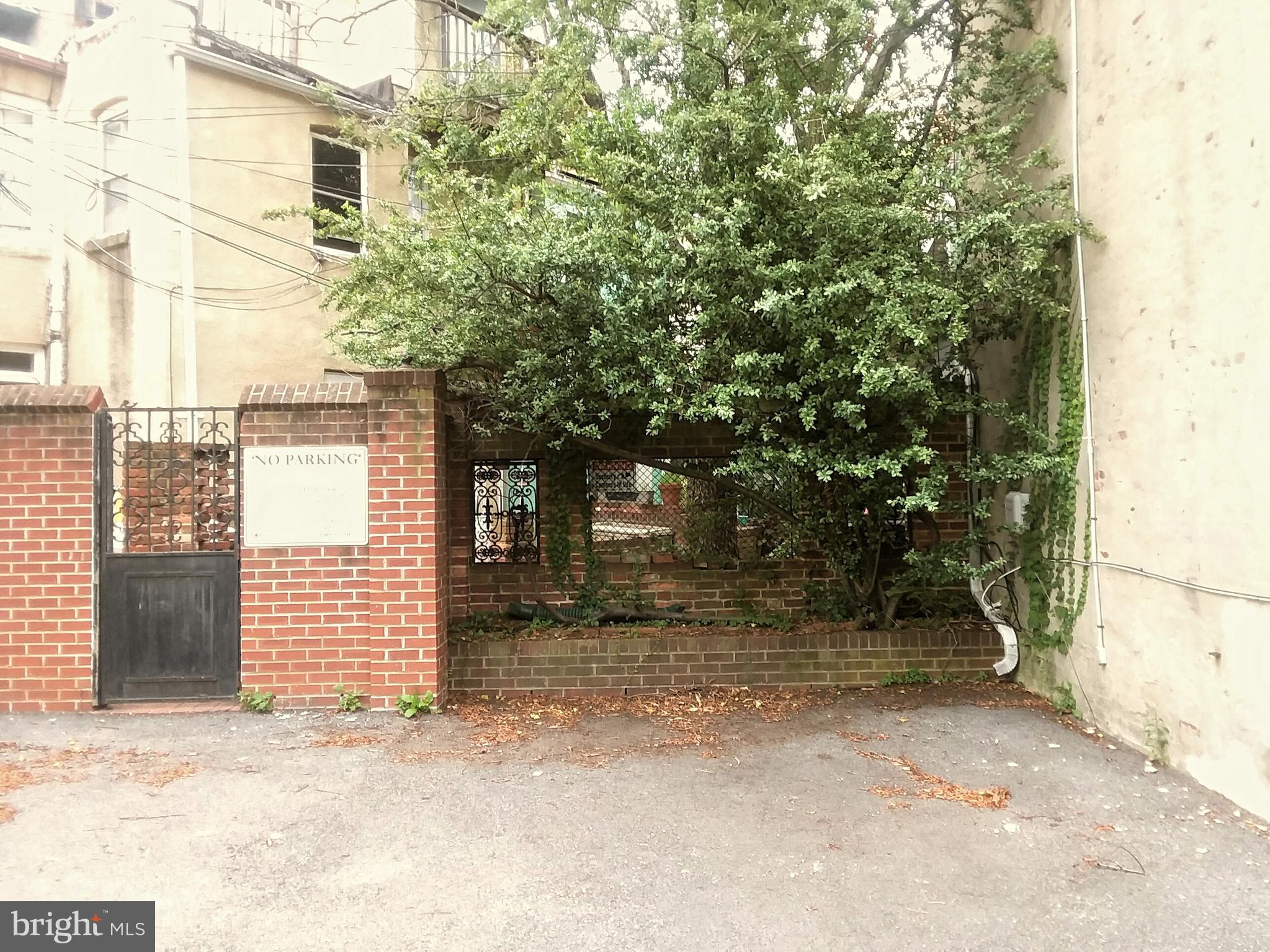 BROMO ARTS DISTRICT - Residential Lease