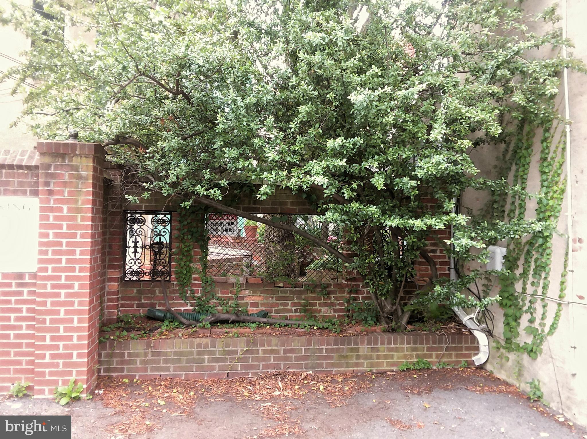 BROMO ARTS DISTRICT - Residential Lease