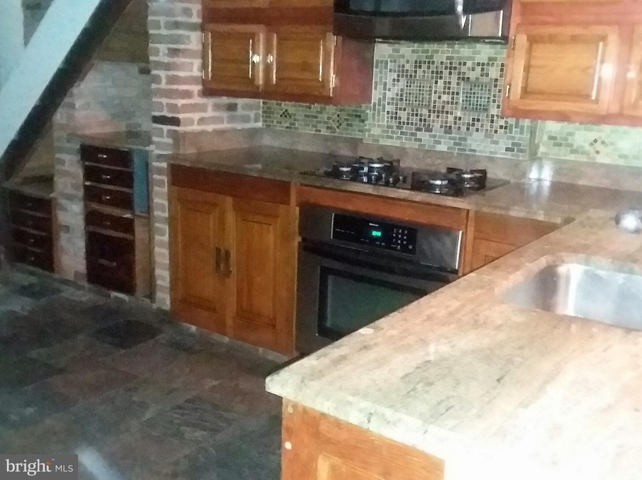 BROMO ARTS DISTRICT - Residential Lease