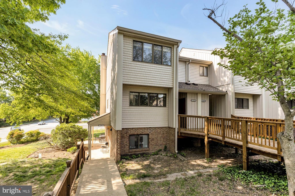 Photo of 2103 Old Landing Way, WOODBRIDGE, VA 22191 (MLS # VAPW2119130)