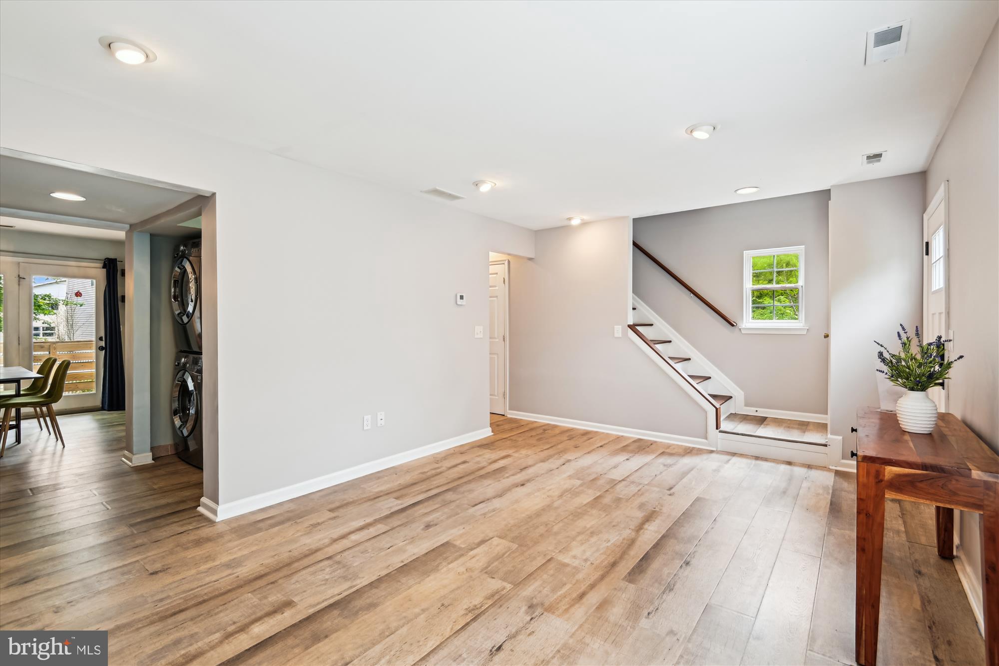 OYSTER HARBOR - Residential