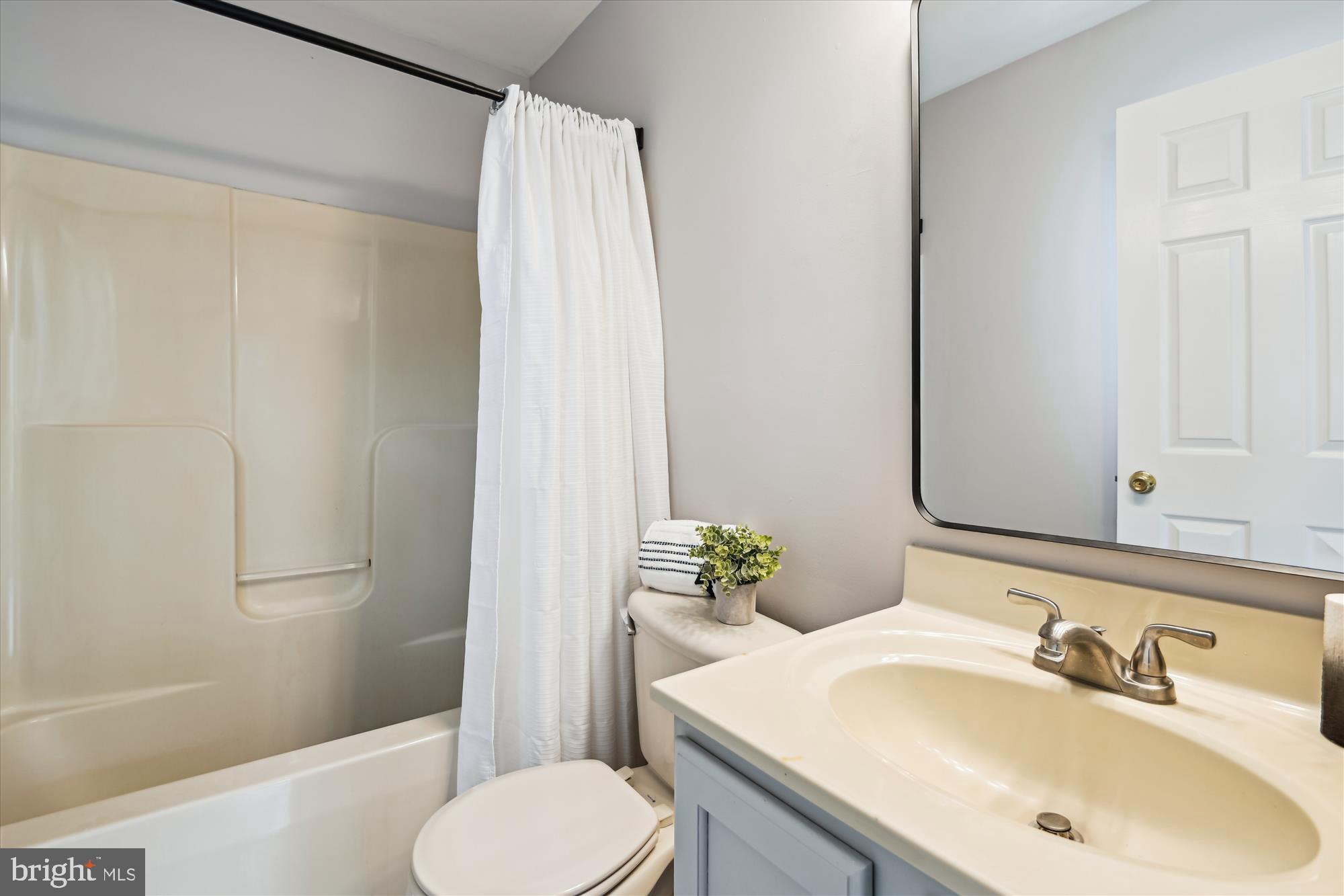 OYSTER HARBOR - Residential