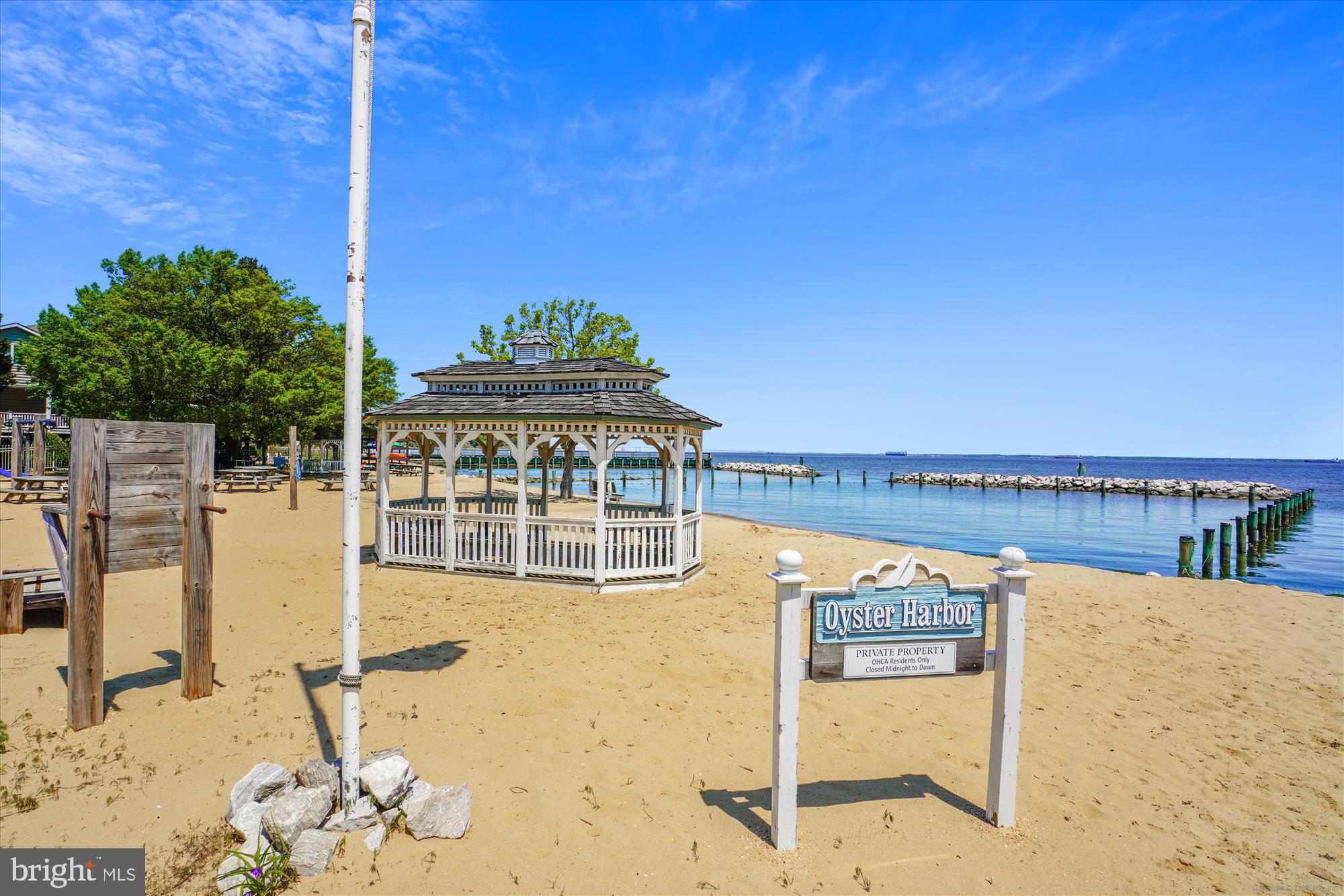 OYSTER HARBOR - Residential