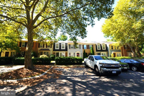 Townhouse For Rent - 20514 Sterncroft Court<br/> MONTGOMERY VILLAGE, MD 20886
