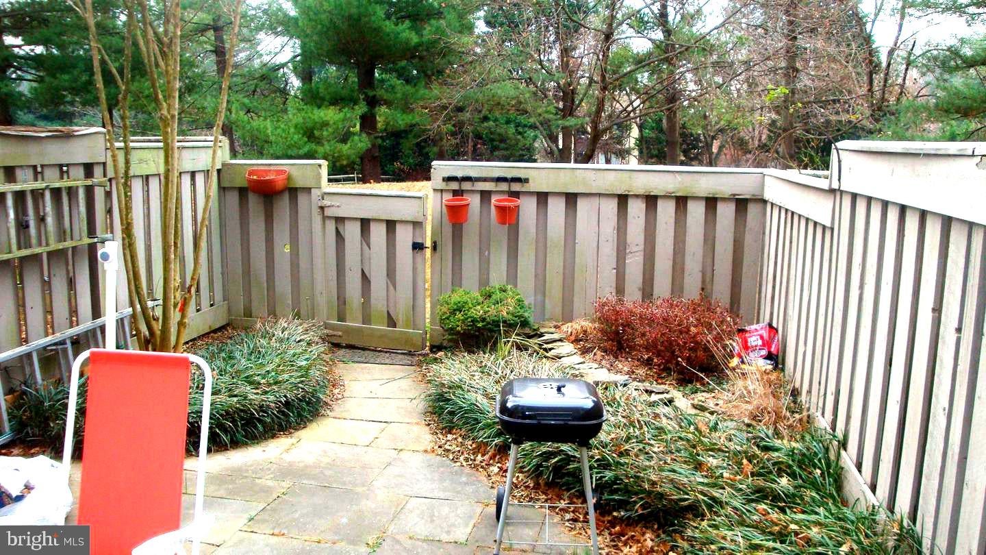 20514 STERNCROFT COURT