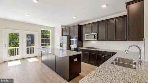 Townhouse For Sale - 7834 Presidential Parkway<br/> UPPER MARLBORO, MD 20774