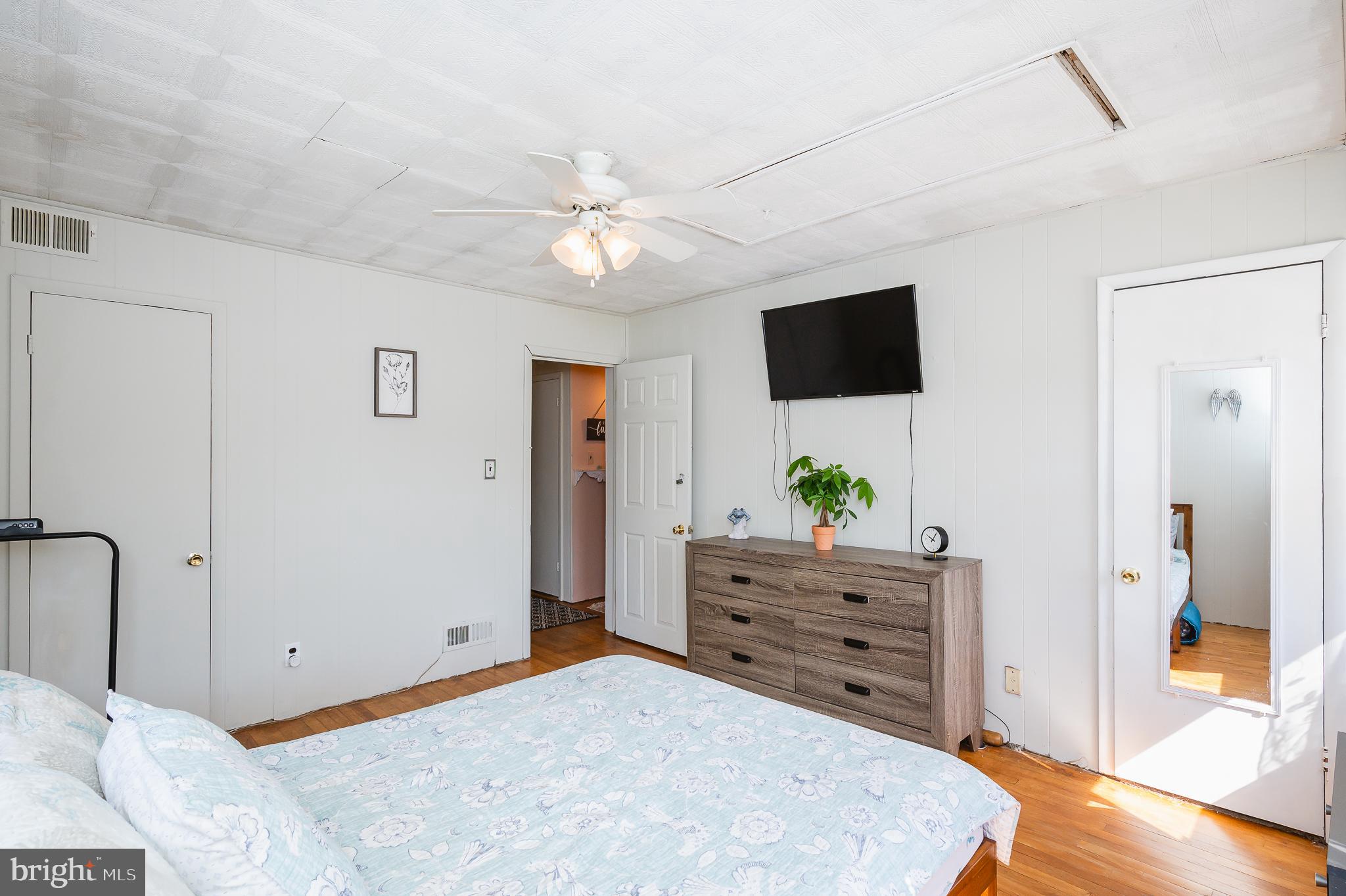 KEN KNOLL - Residential