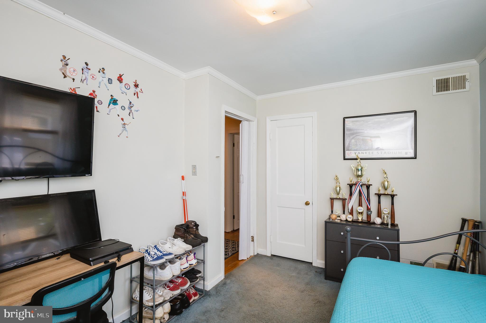 KEN KNOLL - Residential