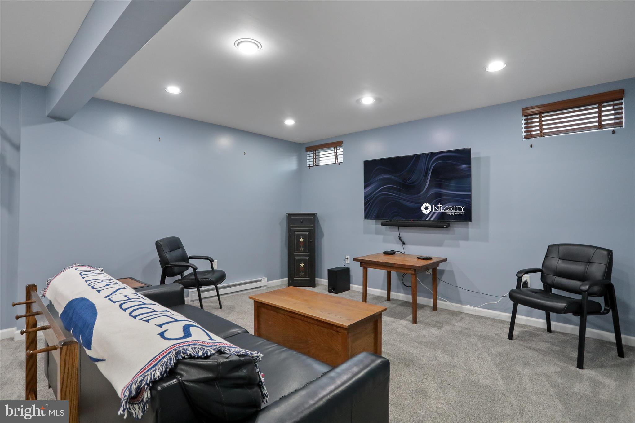 ROLLING HILLS - Residential