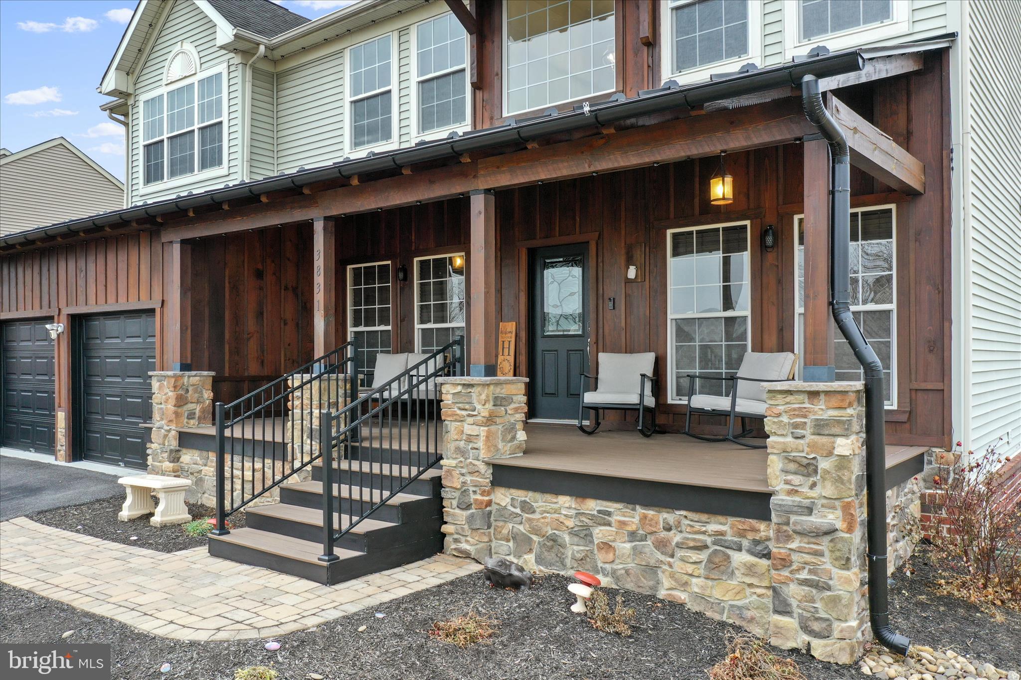 ROLLING HILLS - Residential