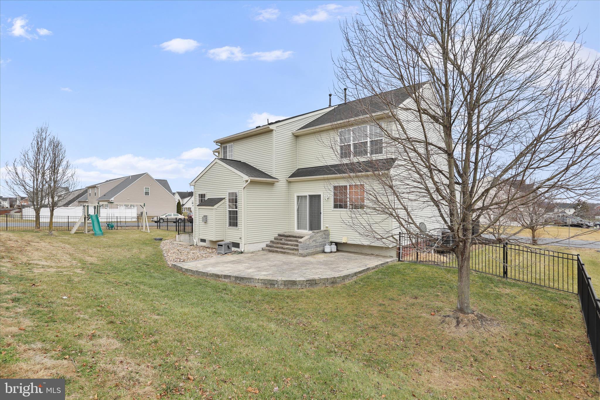 ROLLING HILLS - Residential