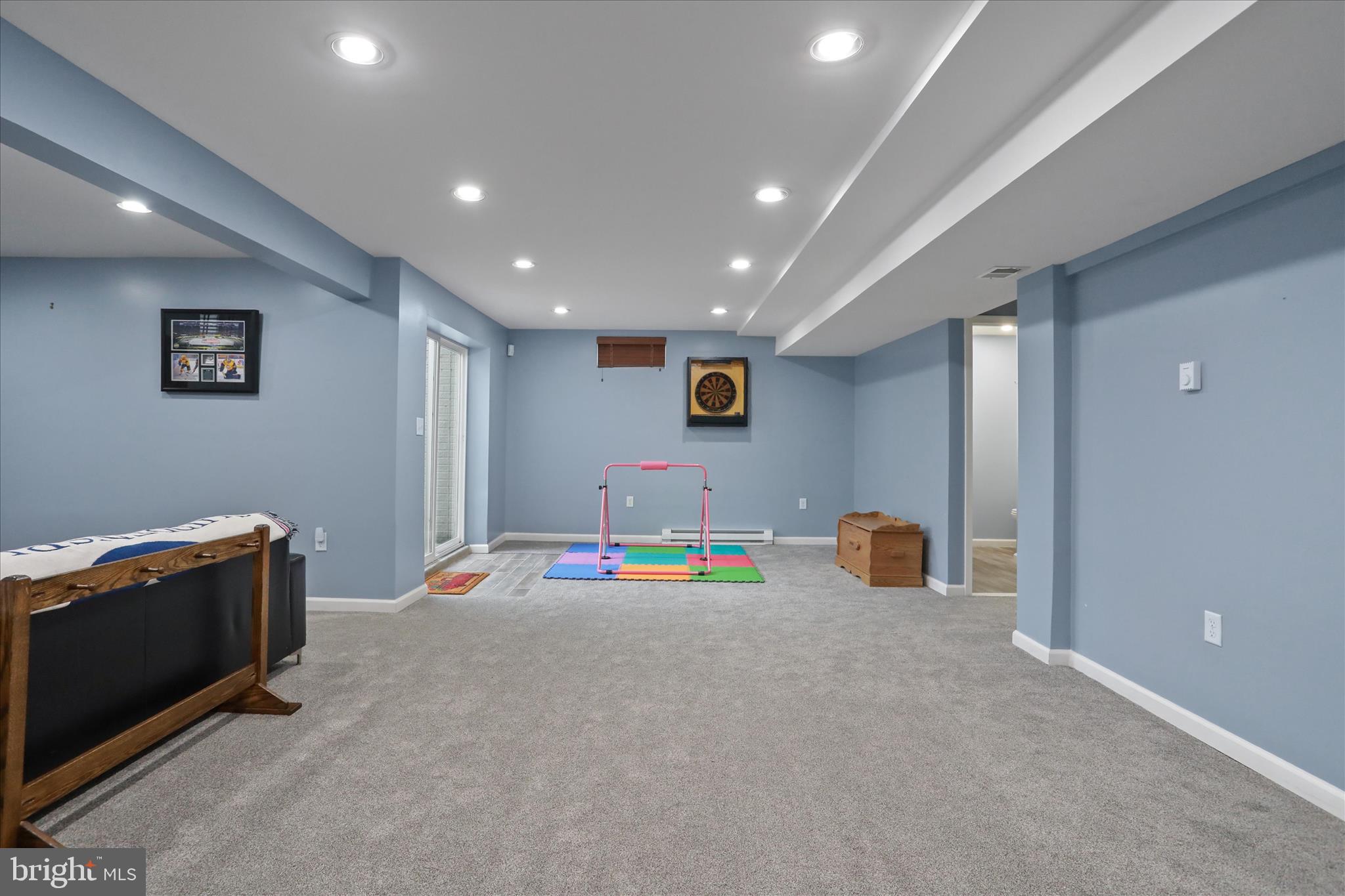 ROLLING HILLS - Residential