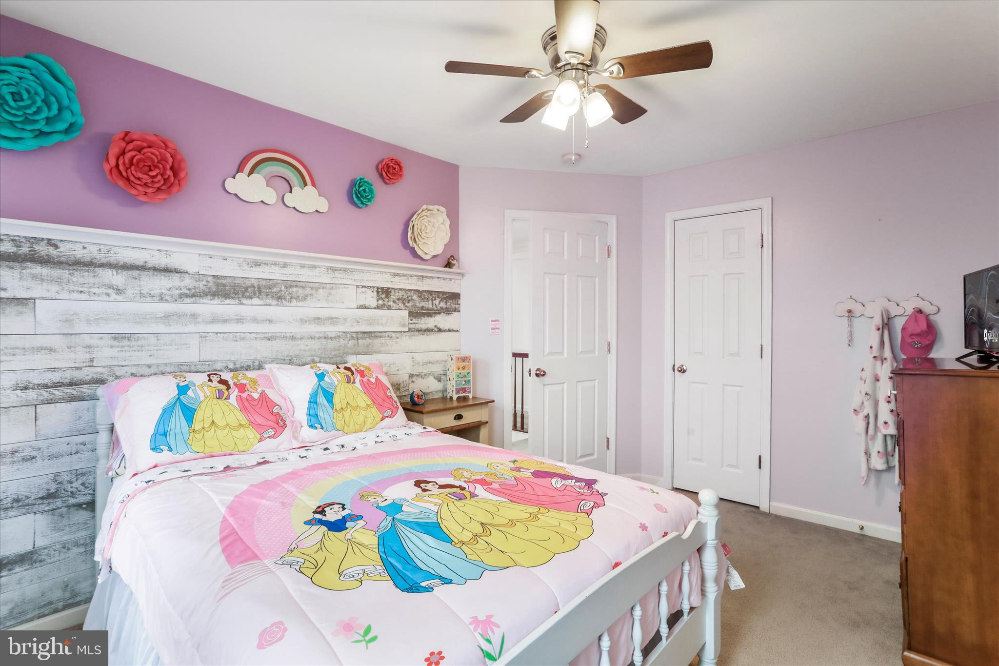 ROLLING HILLS - Residential