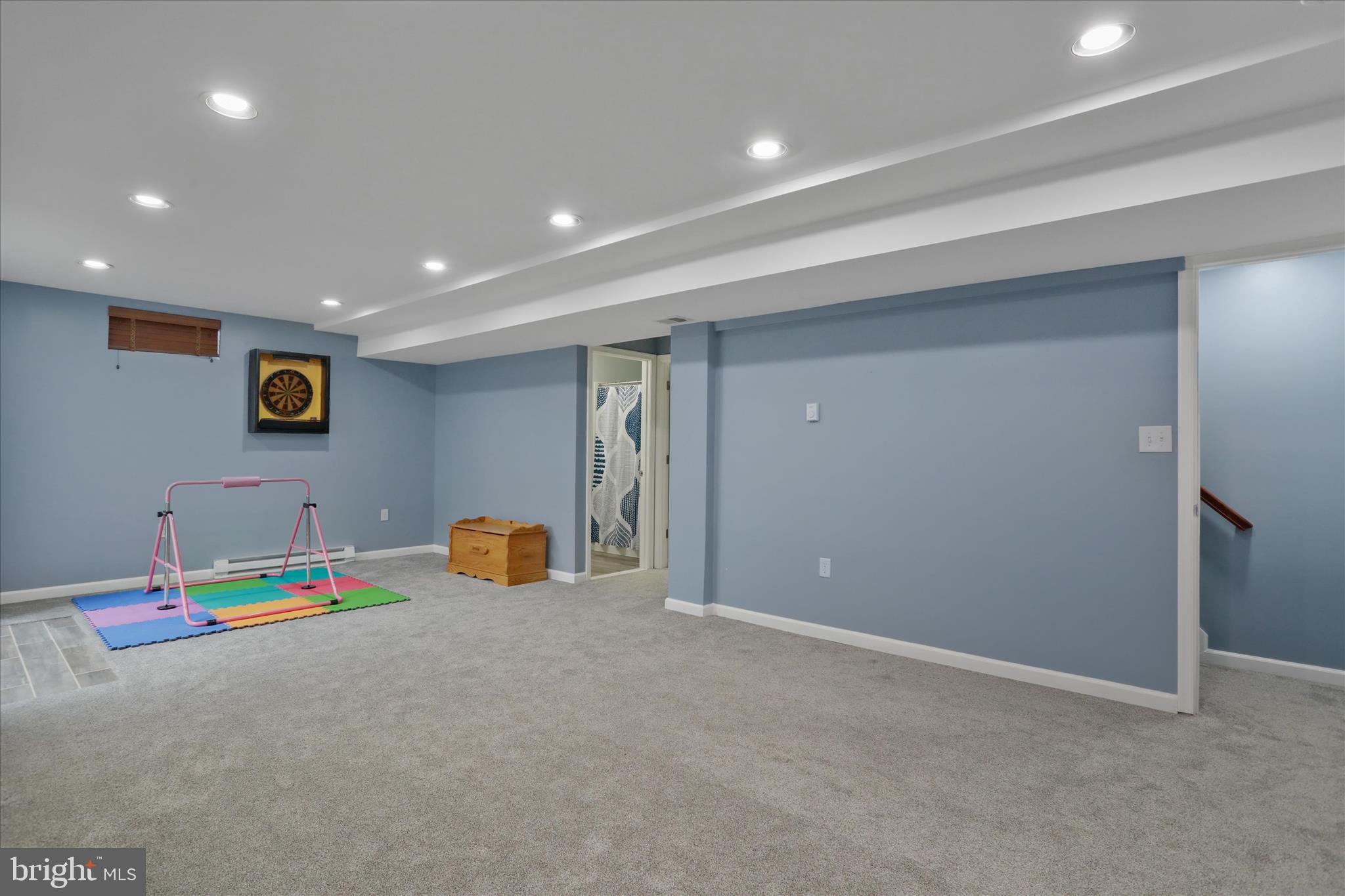 ROLLING HILLS - Residential