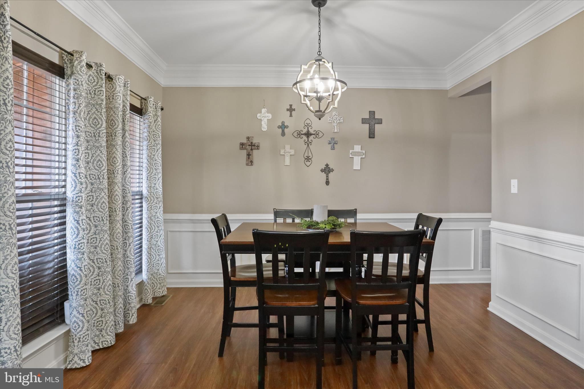 ROLLING HILLS - Residential