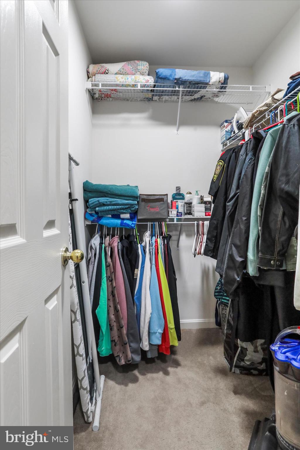 ROLLING HILLS - Residential