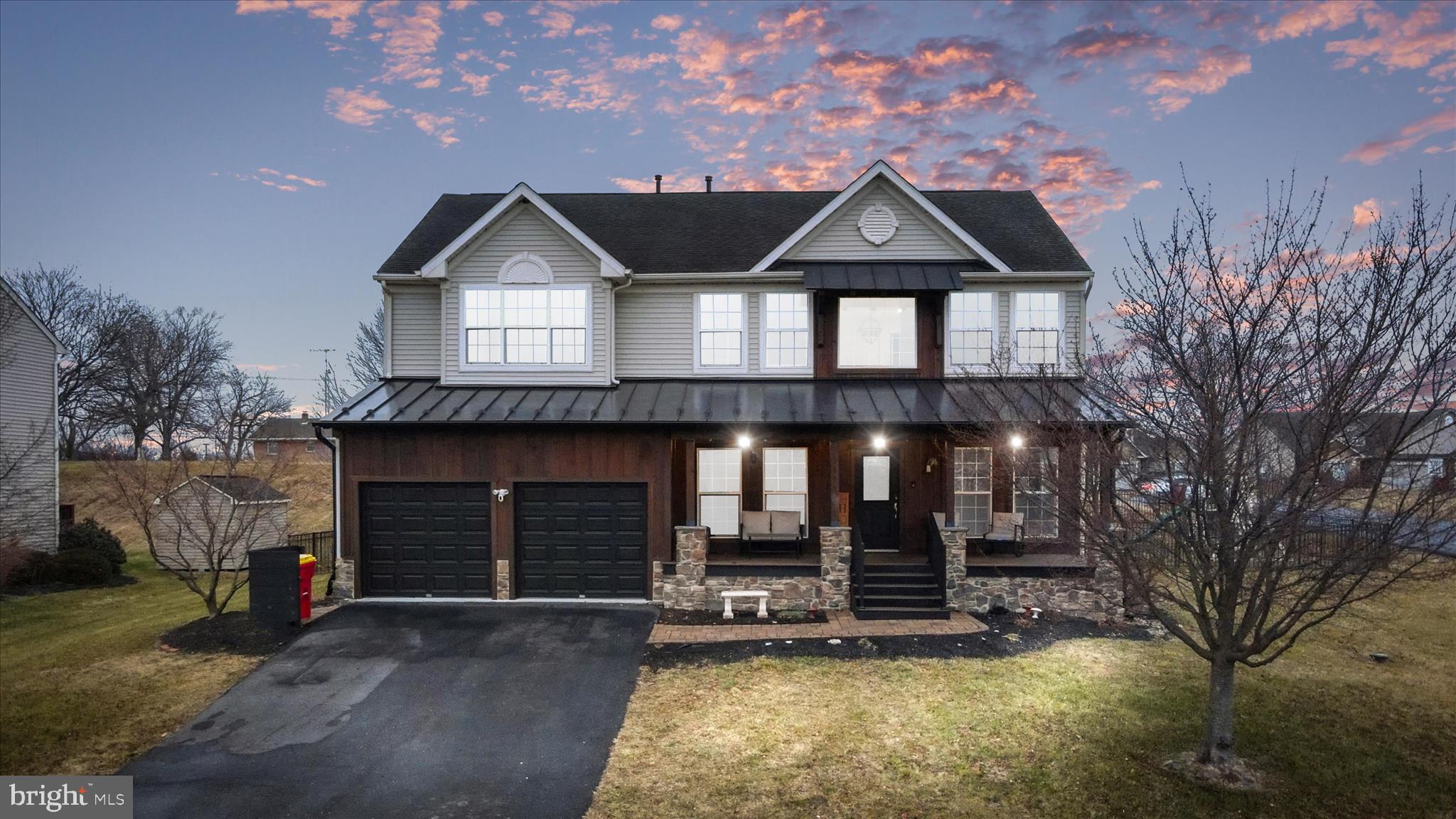 ROLLING HILLS - Residential