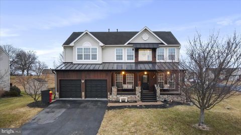 3831 ROLLING HILLS DRIVE GREENCASTLE PA 17225