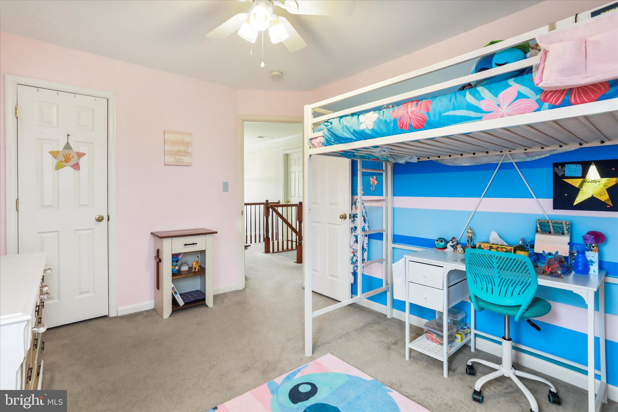 ROLLING HILLS - Residential