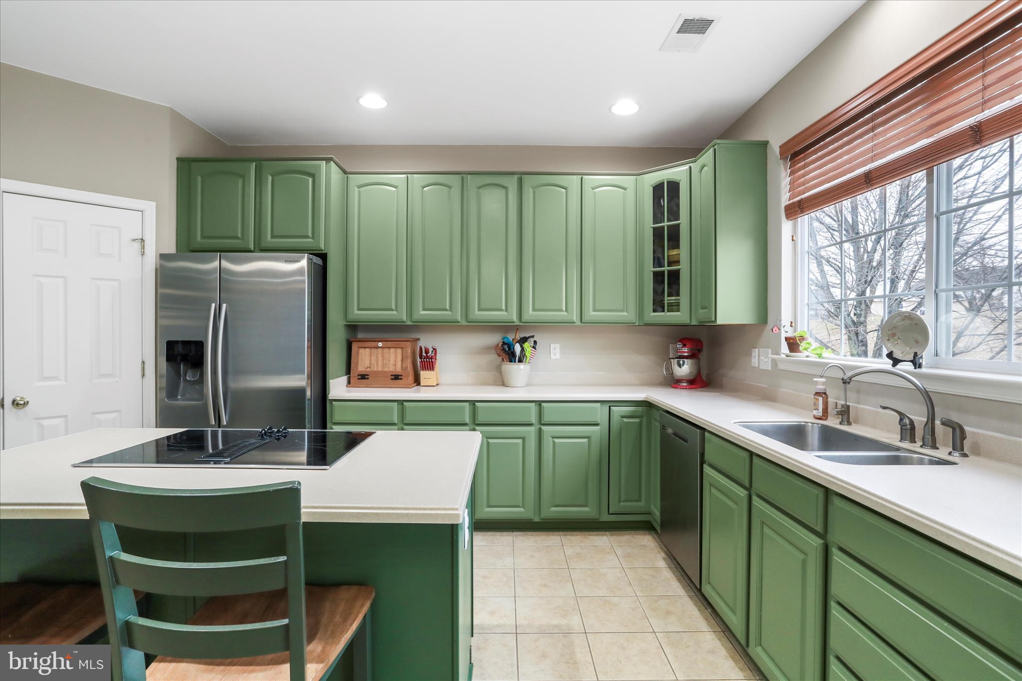 ROLLING HILLS - Residential