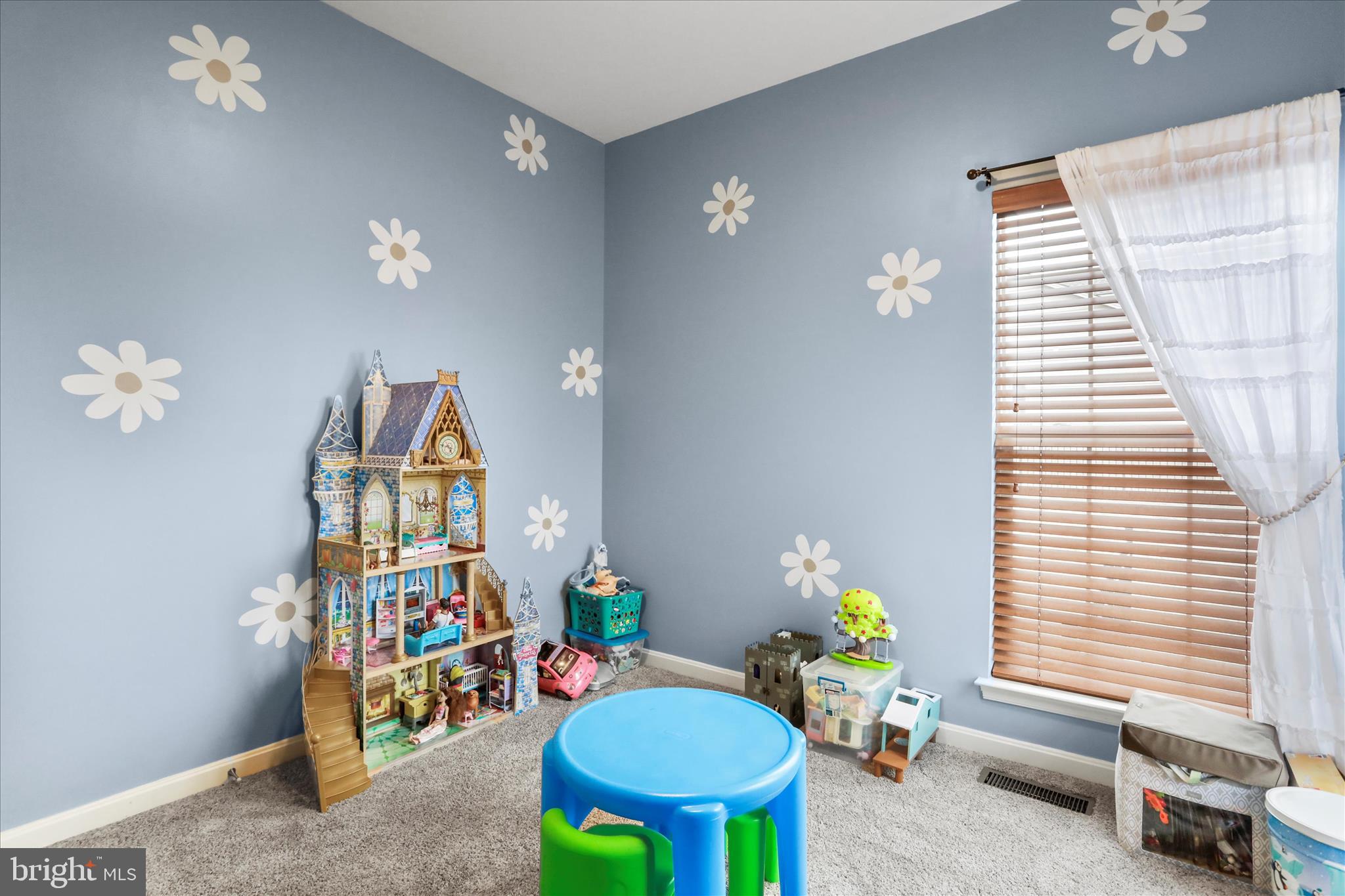 ROLLING HILLS - Residential