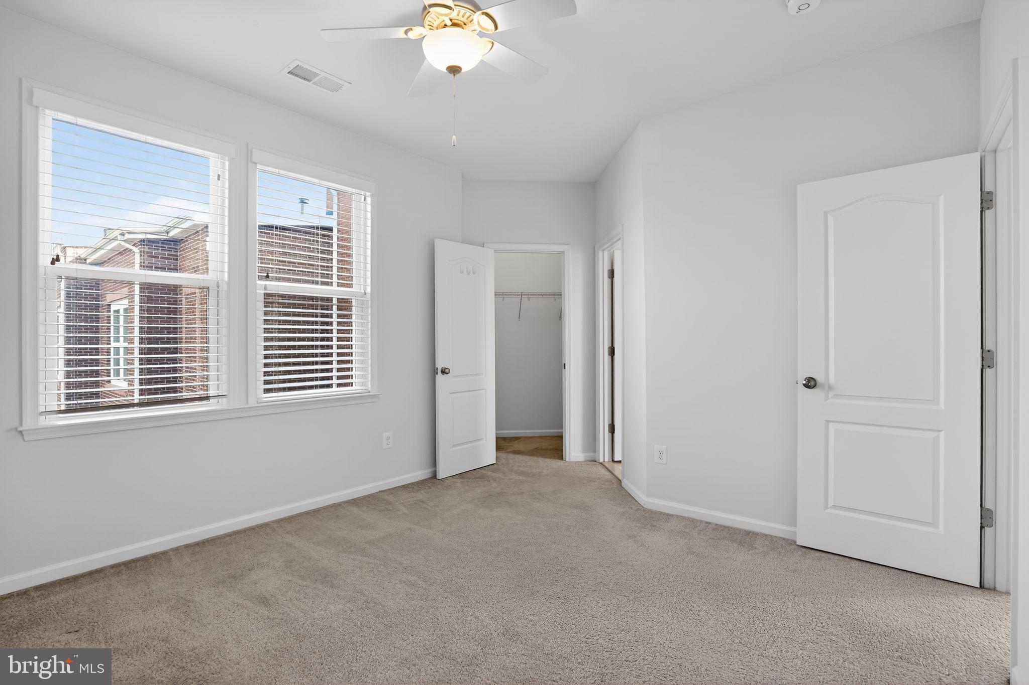 OLDE TOWNE SQUARE - Residential