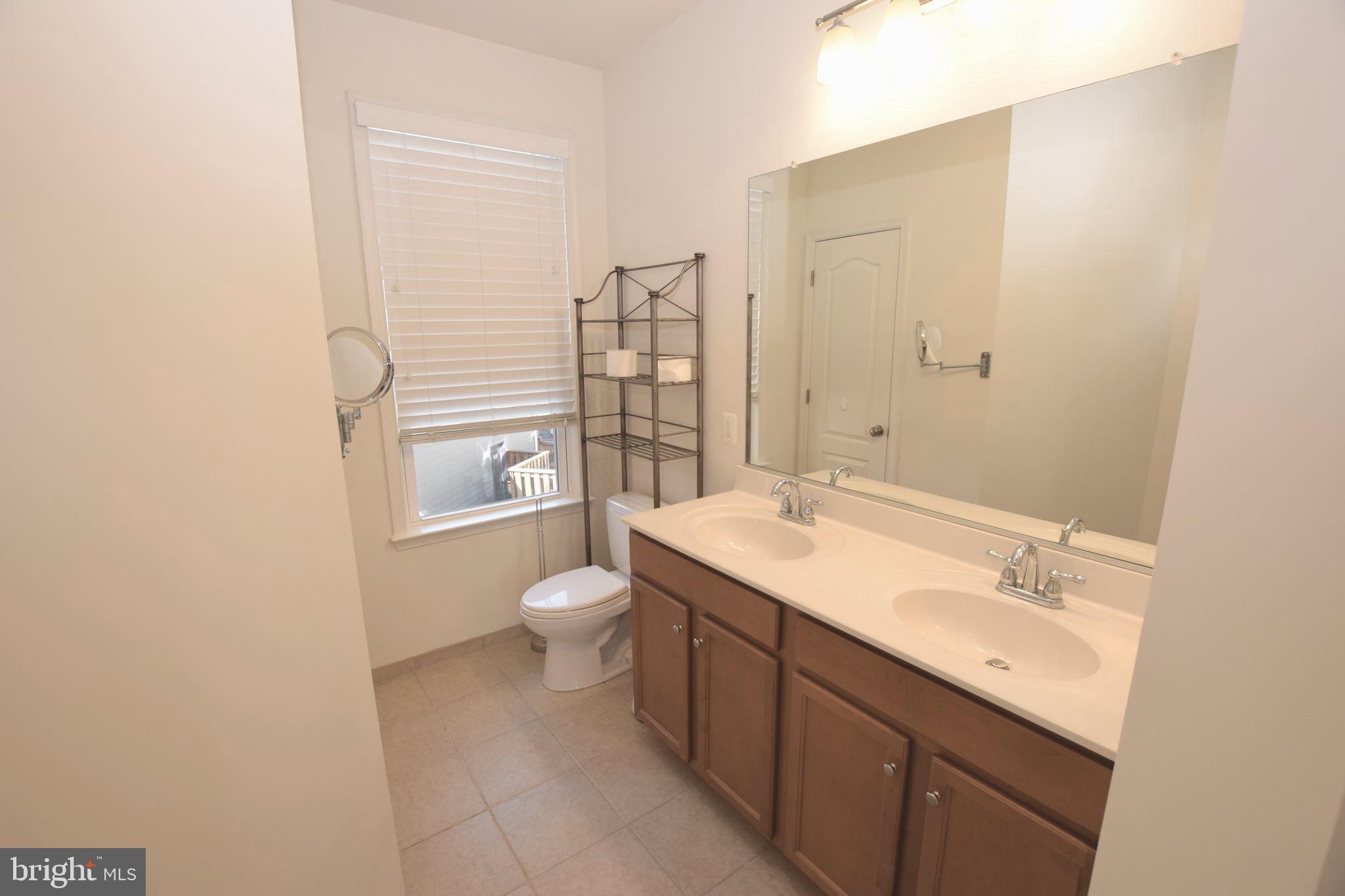 OLDE TOWNE SQUARE - Residential