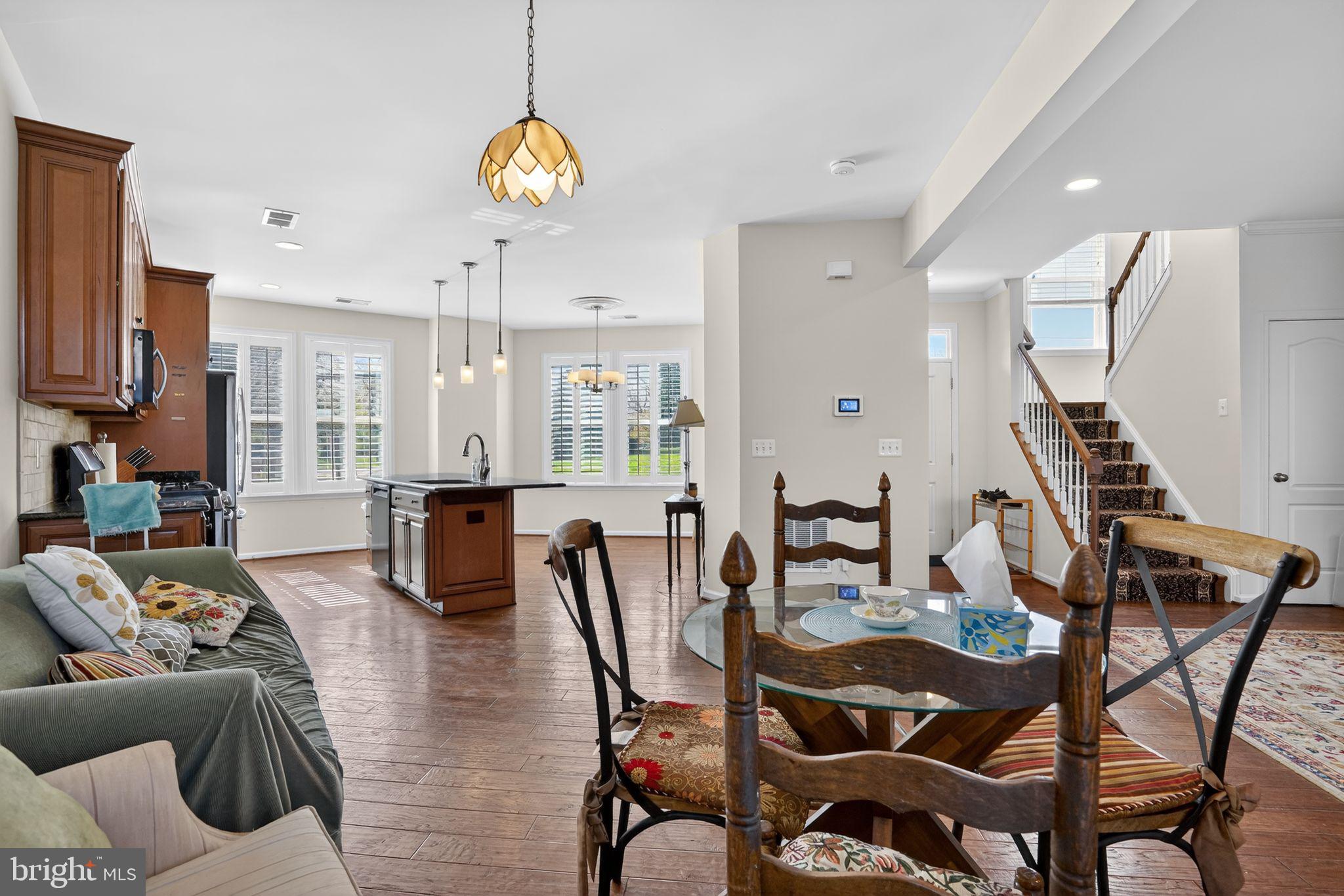 OLDE TOWNE SQUARE - Residential