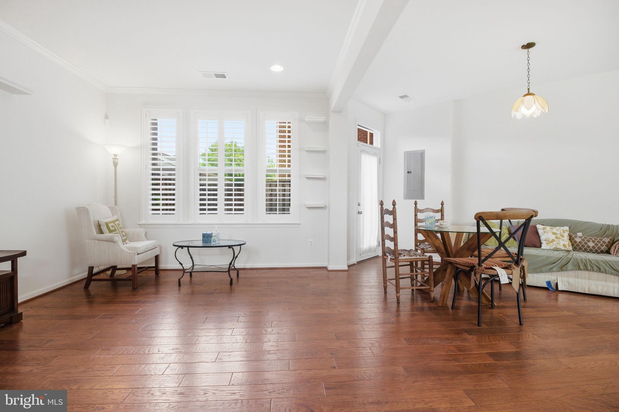 OLDE TOWNE SQUARE - Residential
