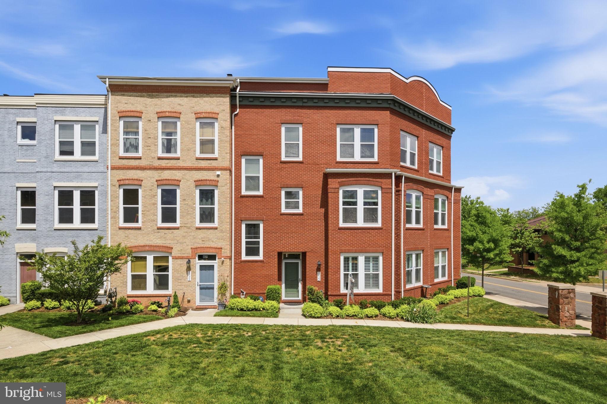 OLDE TOWNE SQUARE - Residential