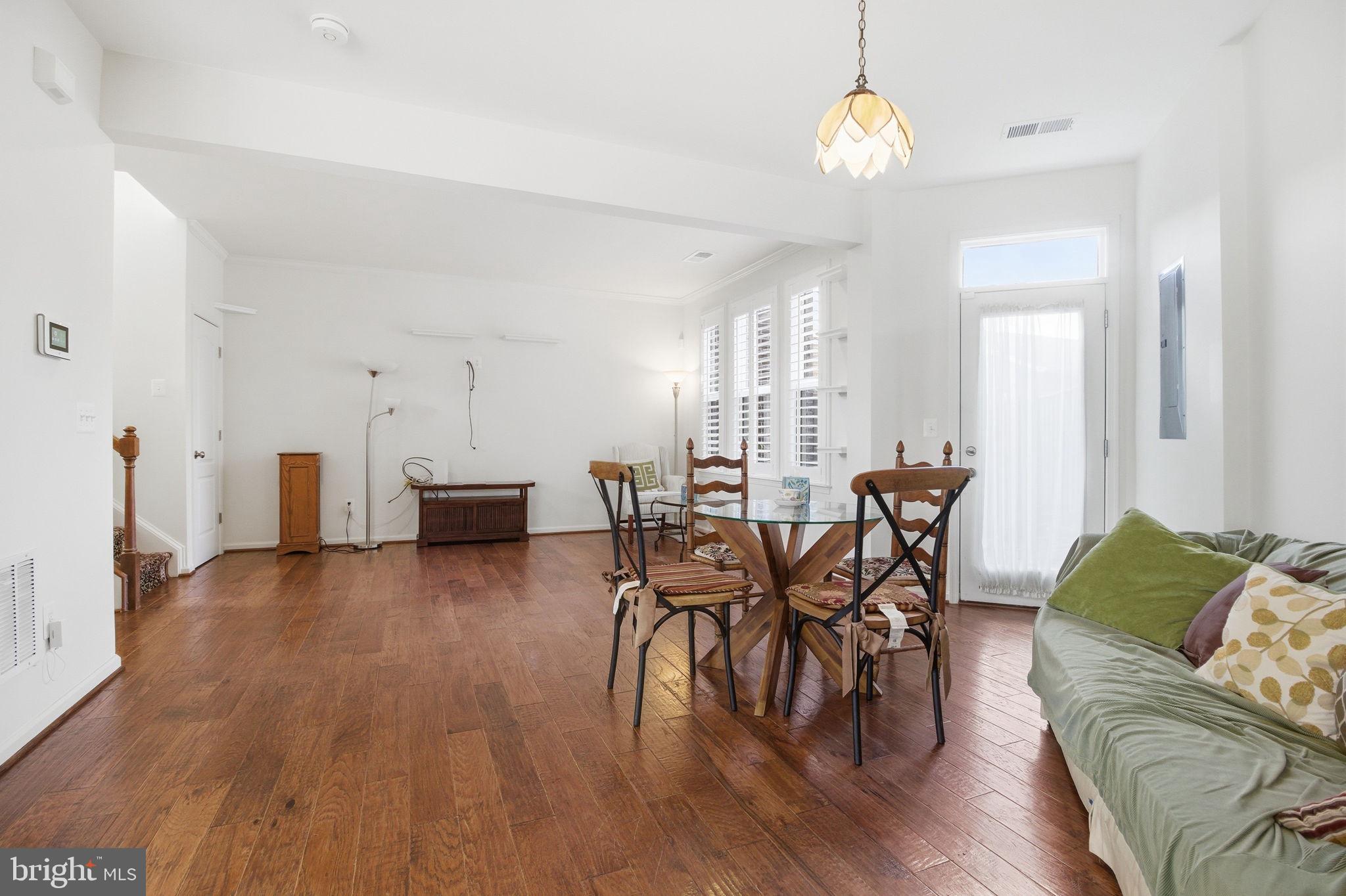 OLDE TOWNE SQUARE - Residential