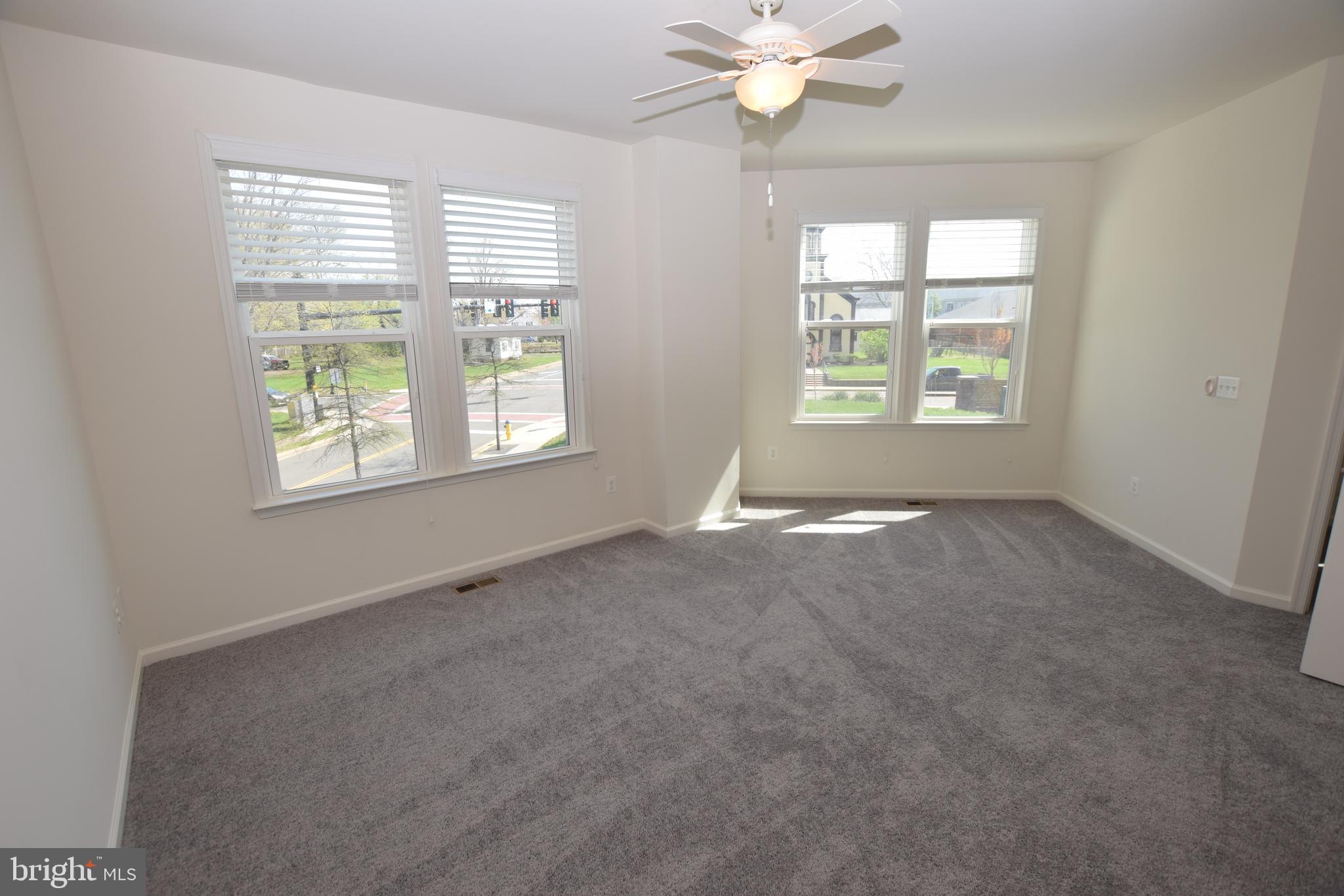 OLDE TOWNE SQUARE - Residential