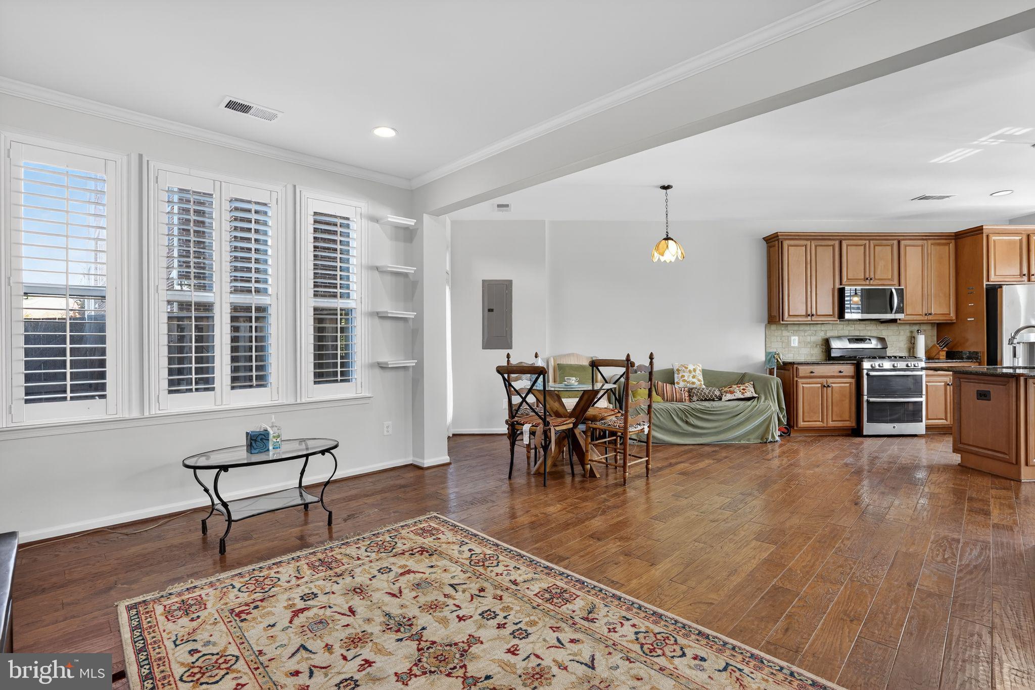 OLDE TOWNE SQUARE - Residential