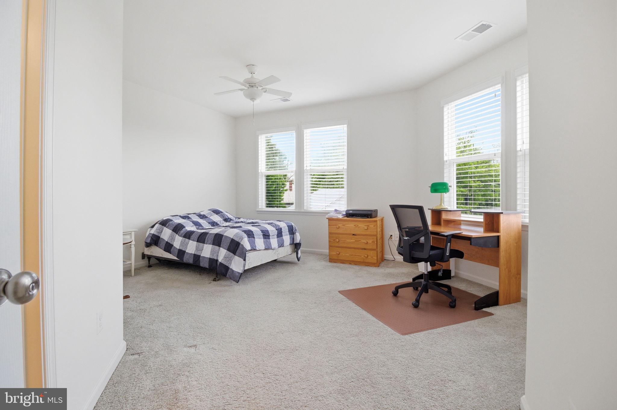 OLDE TOWNE SQUARE - Residential