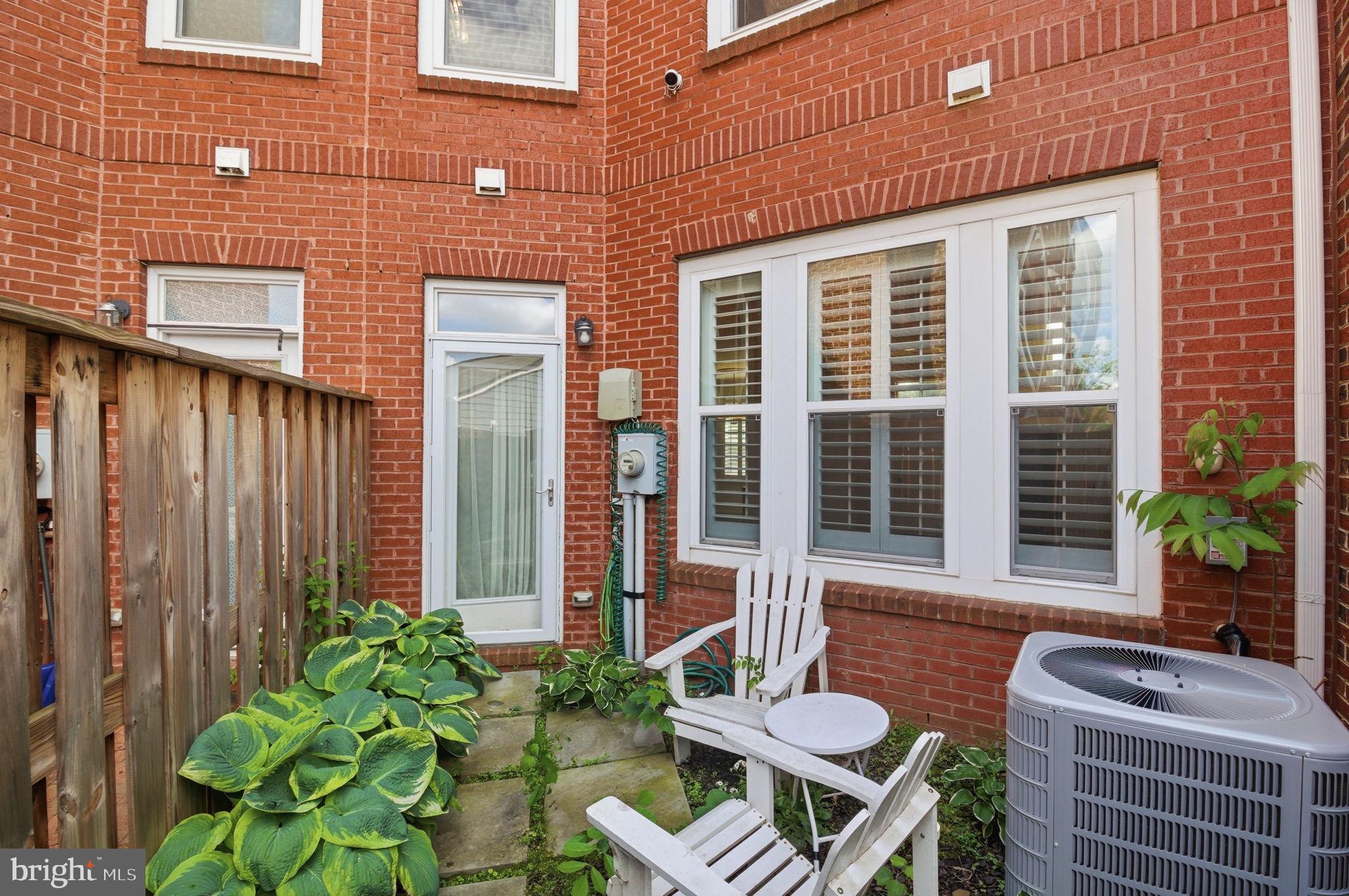 OLDE TOWNE SQUARE - Residential