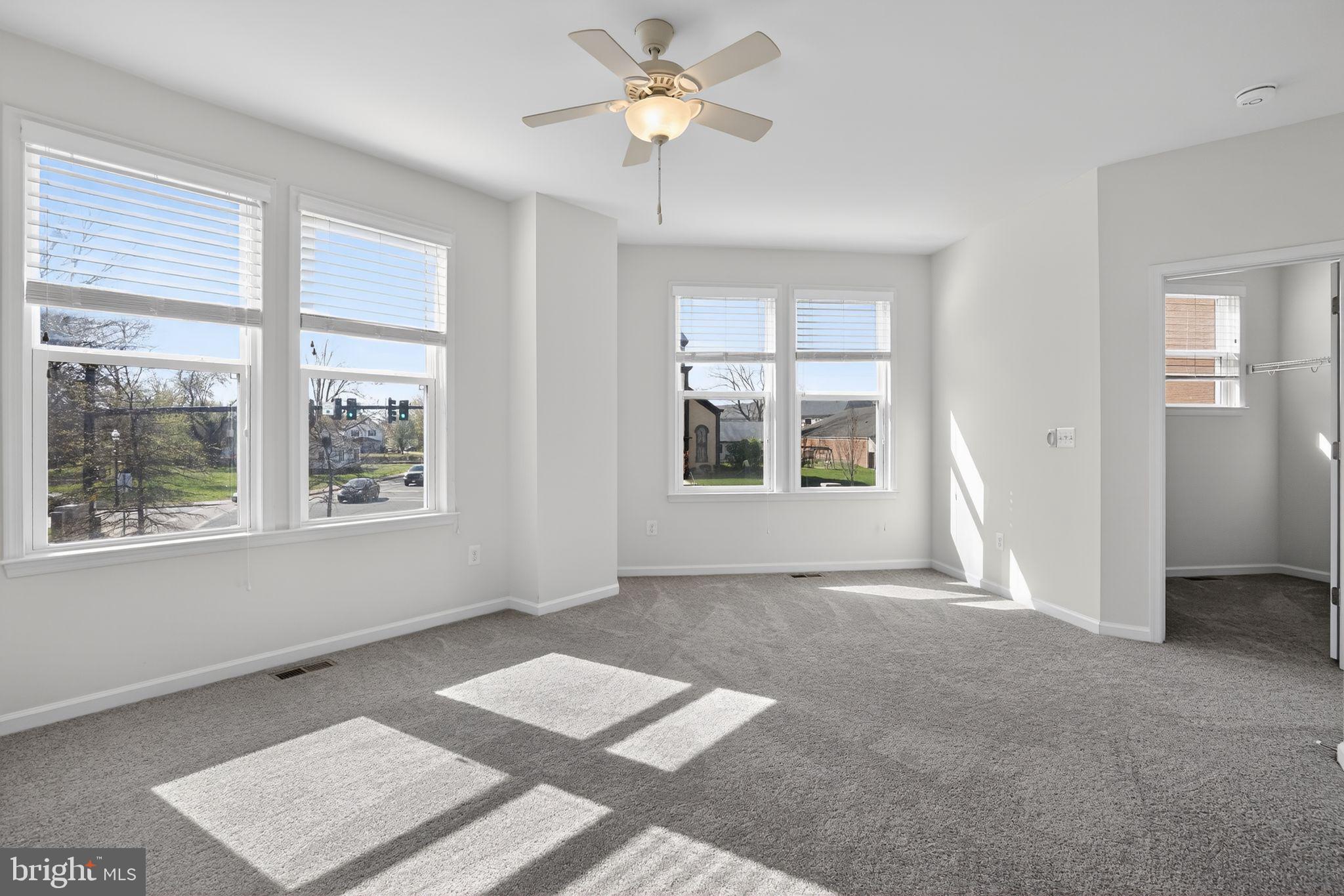 OLDE TOWNE SQUARE - Residential