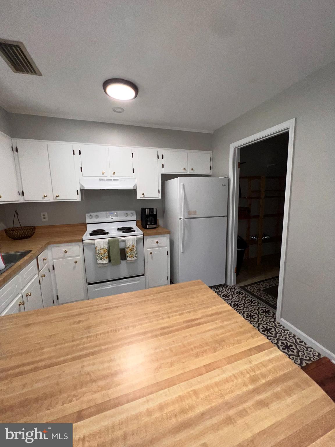 TUSCAWILLA HILLS - Residential Lease