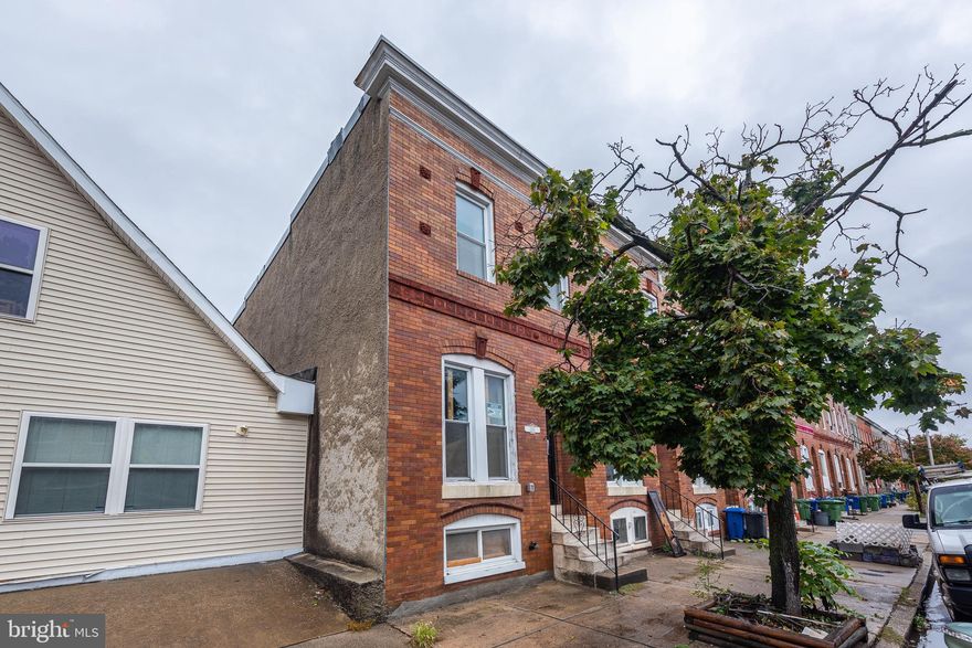 GREAT INVESTMENT OPPORTUNITY IN THE HEART OF PIGTOWN!  SEPARATELY METERED 2 UNIT PROPERTY IN NEED OF RENOVATION! Property has fire damage but tons of potential.  Located close to stadiums, downtown, & major roadways.  Sold As-Is!  Buyer to verify zoning