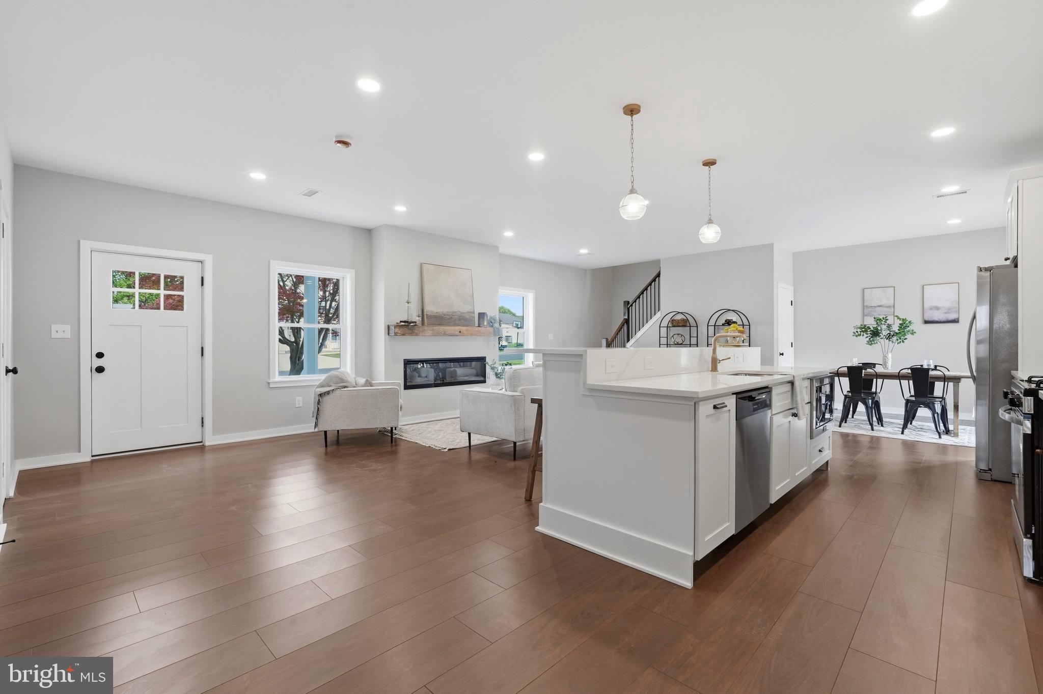 214 WYANDOTTE ROAD
