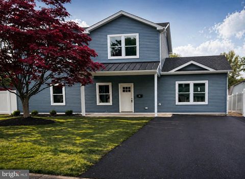 214 WYANDOTTE ROAD FAIRLESS HILLS PA 19030
