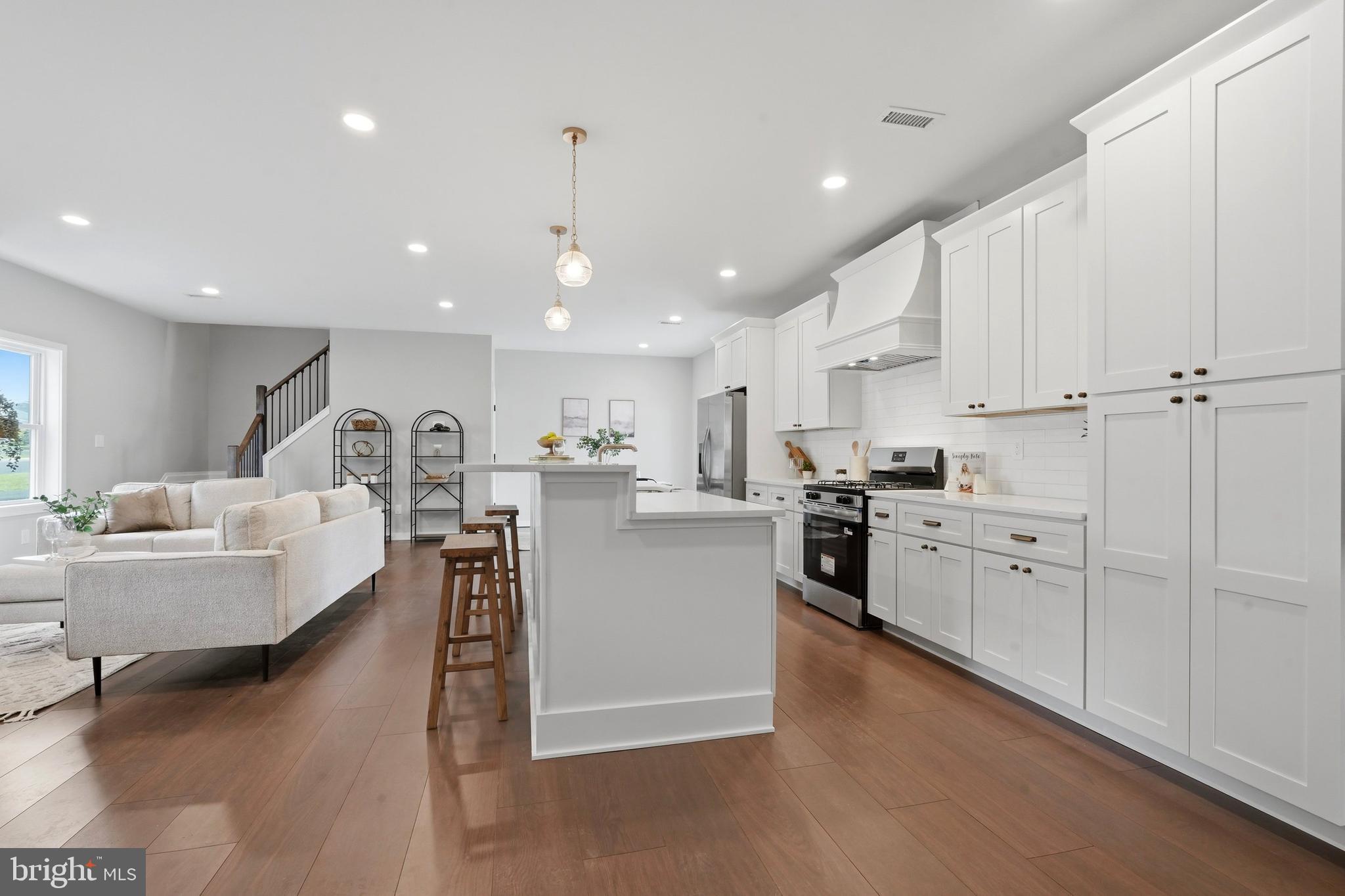 214 WYANDOTTE ROAD