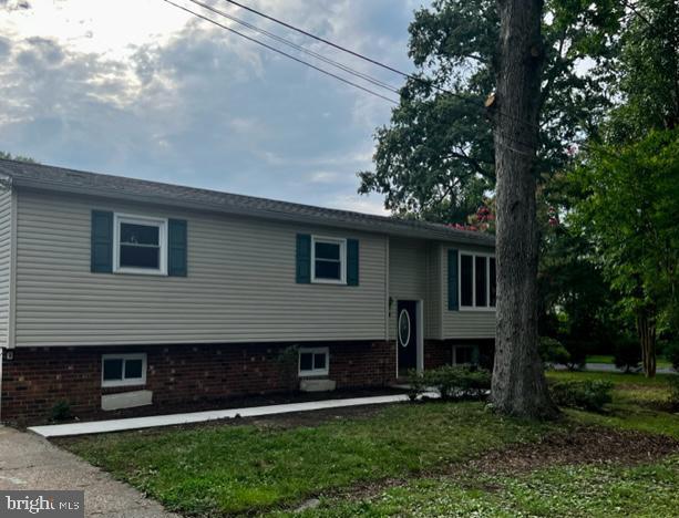 WOODLAND BEACH - Residential