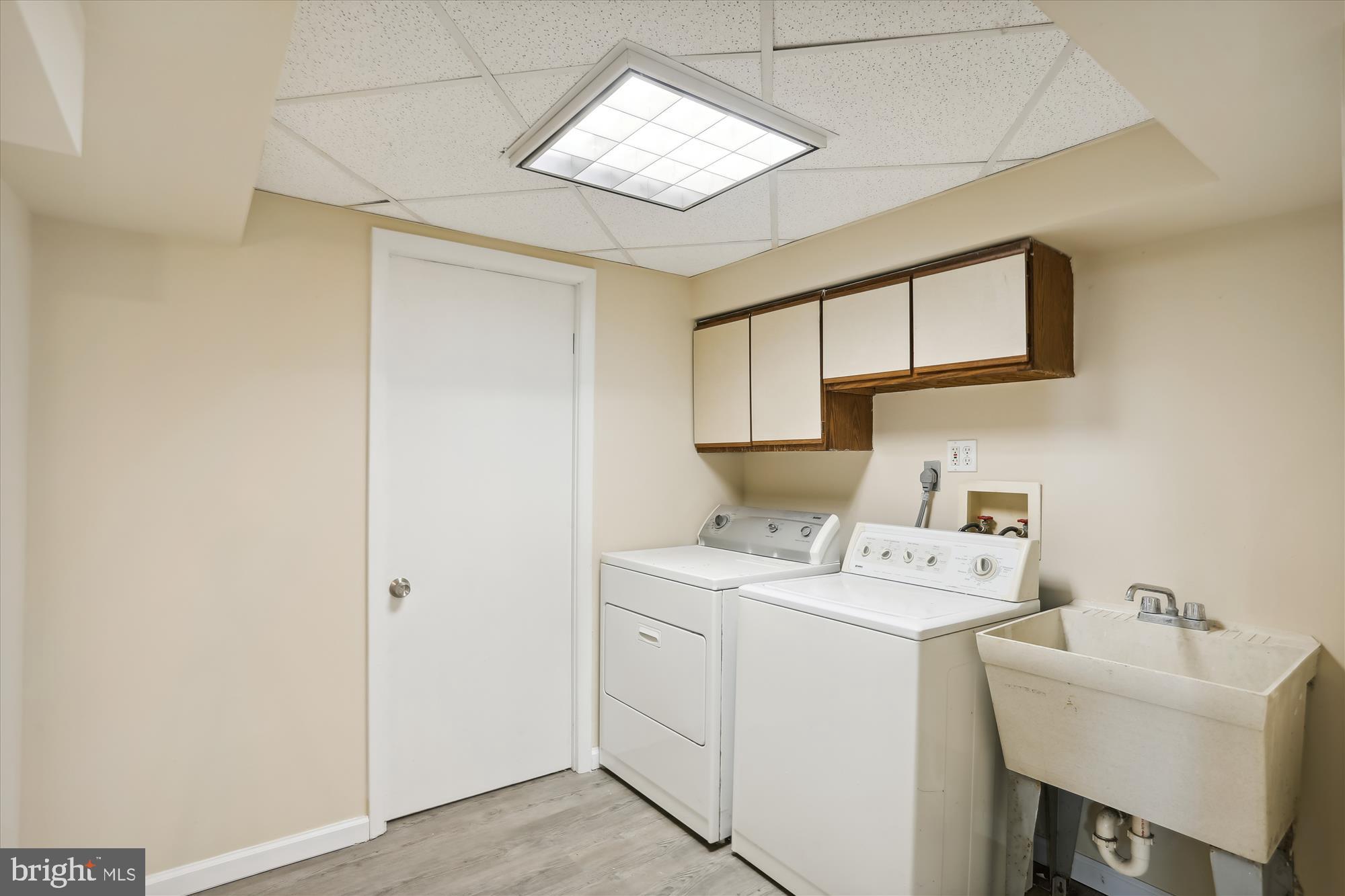 WOODLAND BEACH - Residential