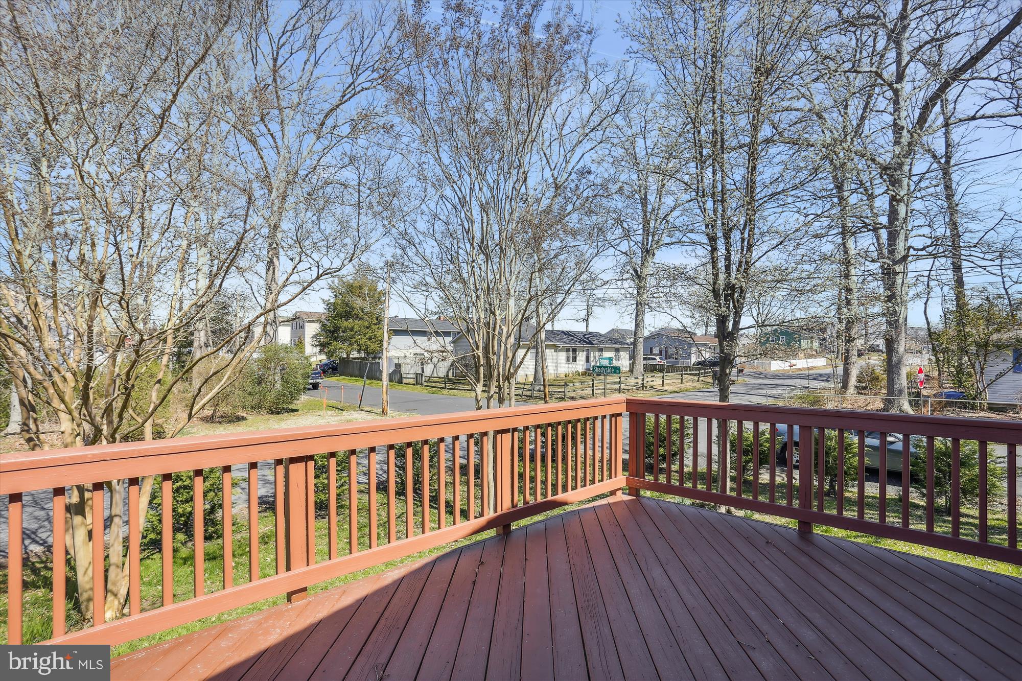 WOODLAND BEACH - Residential