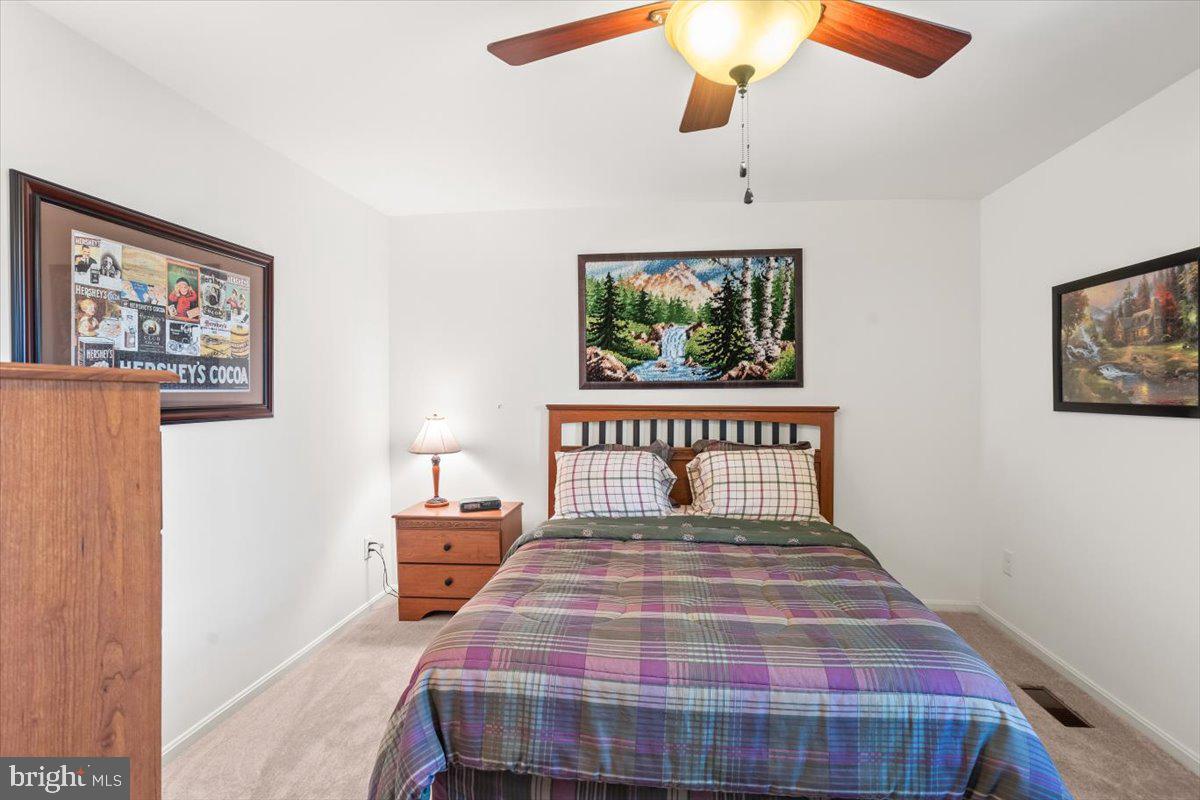 CARLTON SQUARE - Residential